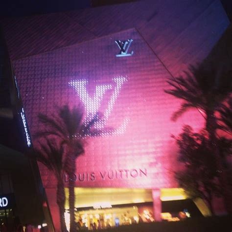 art exhibit louis vuitton las vegas|louis vuitton art gallery.